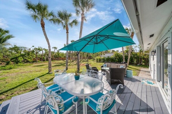 Maison, 3 chambres | Restauration en plein air