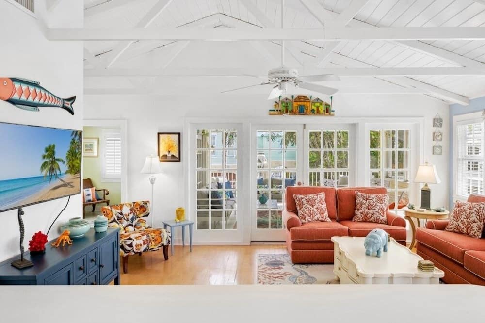 Turtle Cottage 3 Bedroom Home by RedAwning - Captiva, FL