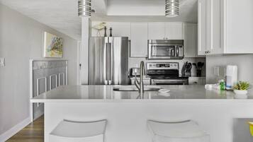 Condo, 3 Bedrooms | Private kitchen