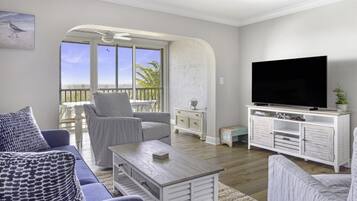 Condo, 3 habitaciones | Área de sala de estar