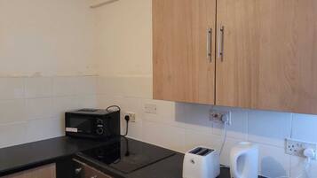 House | Private kitchen | Fridge, microwave, oven, stovetop