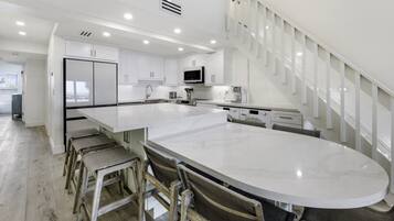 Condo, 4 habitaciones | Restaurantes