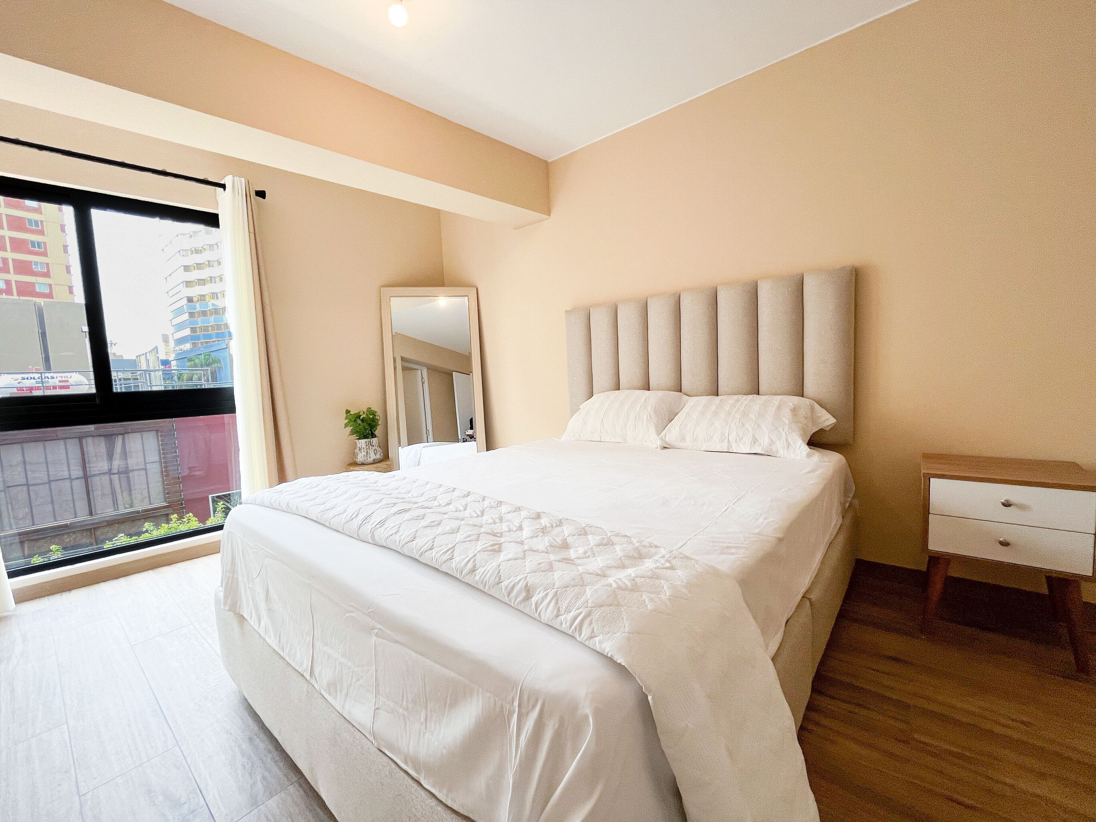 2 quartos, ferros/tábuas de passar roupa, Wi-Fi, roupa de cama