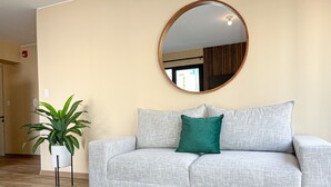Living area - 7 minutes walk to Larcomar,El Parque del amor and more,Modern 2BR Apt with B & P (Miraflores)