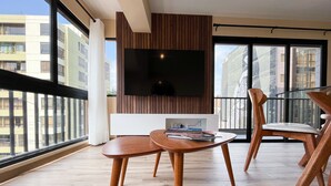 Interior - 7 minutes walk to Larcomar,El Parque del amor and more,Modern 2BR Apt with B & P (Miraflores)