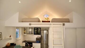 雪櫃、微波爐、焗爐、爐具