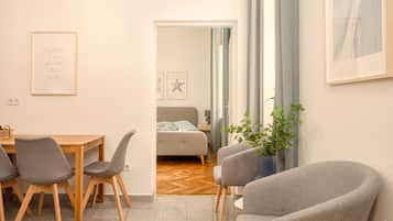 Apartment | 1 bedroom, individually decorated, individually furnished, desk