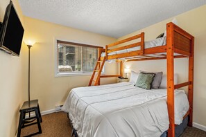 2 bedrooms, Internet, bed sheets
