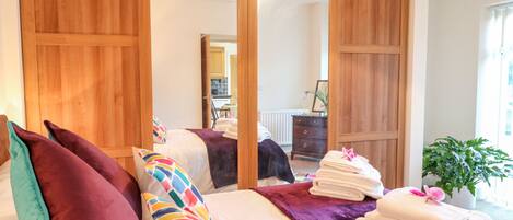 1 bedroom, individually decorated, individually furnished, free WiFi