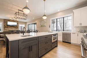 House (6 Bedrooms) | Property amenity