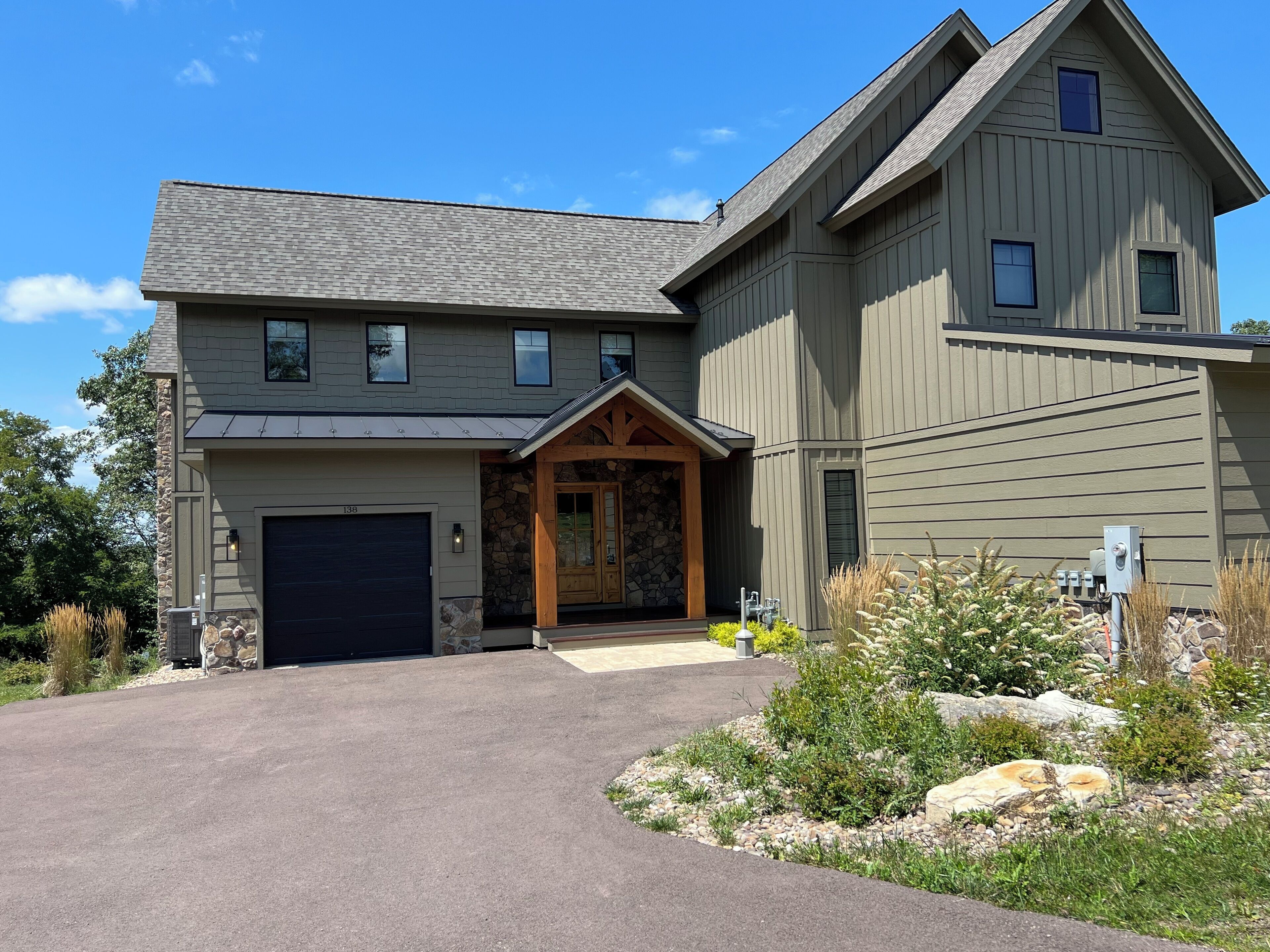 House (6 Bedrooms) | Front of property