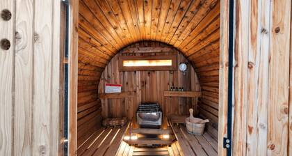 The Tranquil Retreat Heated Pool/HotTub/Sauna/BBQ