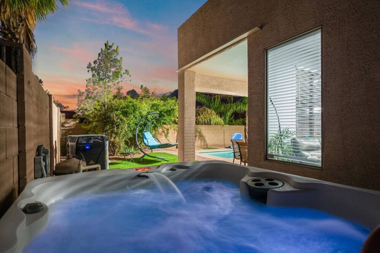 Bañera de hidromasaje al aire libre