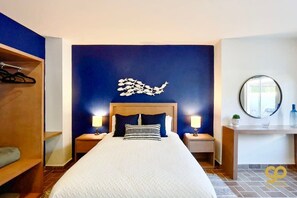 Iron/ironing board, free WiFi, bed sheets