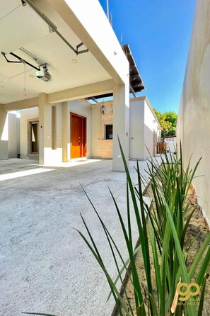Property grounds - Cozy Home with Private Patio, Near Malecón & WiFi (La Paz)