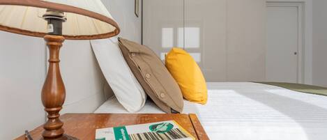 Bügeleisen/Bügelbrett, kostenloses WLAN, Bettwäsche