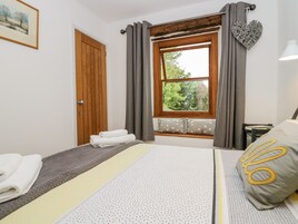 2 bedrooms, individually decorated, individually furnished, free WiFi