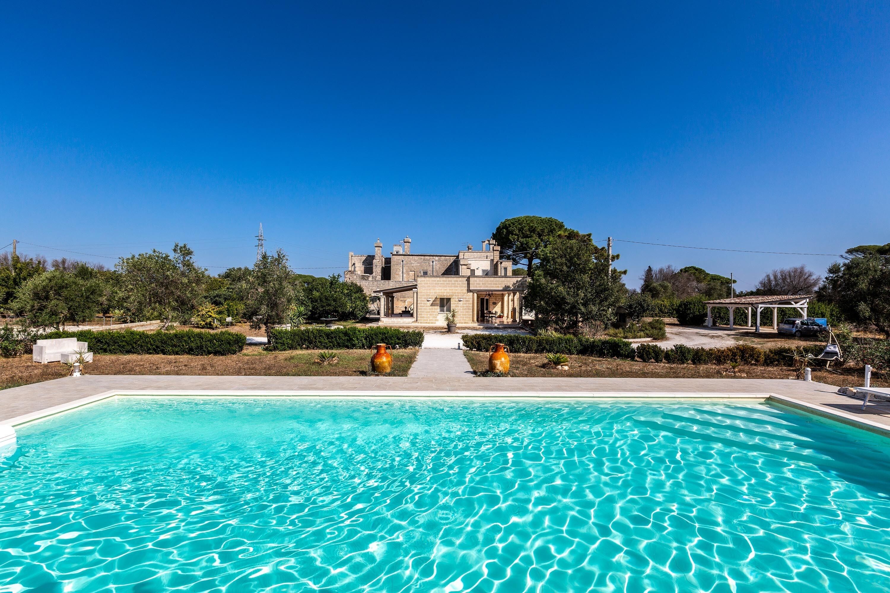 Piscine extérieure (ouverte en saison)