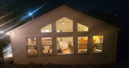 Home away from Home - Quiet and safe neighborhood