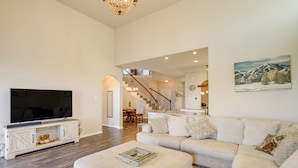 TV, fireplace, books - Gorgeous Cypress Home w/ Patio & Spacious Yard! (Hockley)