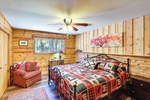 House (3 Bedrooms) | Interior - Fire Pit & Grill: Waterfront Cabin in Lakeside! (Lakeside)