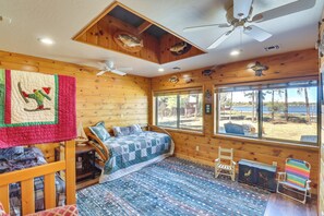 Interior - Fire Pit & Grill: Waterfront Cabin in Lakeside! (Lakeside)