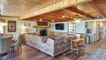 House (3 Bedrooms) | Interior