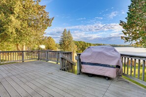 House (2 Bedrooms) | Interior - Northern Michigan Vacation Rental on Crooked Lake! (Lake)