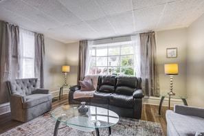 Apartment (2 Bedrooms) | Bahagian dalam