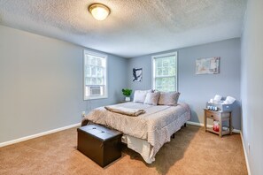 House (3 Bedrooms) | 3 bedrooms, desk, laptop workspace, iron/ironing board - Charming Lexington Home - 2 Mi to Downtown! (Lexington)