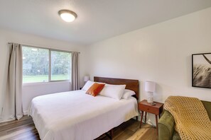 House (4 Bedrooms) | Interior - Serene Palmer Home: Walk to Downtown & Riverfront! (Palmer)