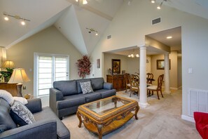 TV, fireplace - Sevierville Vacation Rental: 6 Mi to Dollywood! (Sevierville)