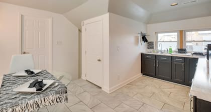 13 Mi to Dtwn Chicago: Maywood Home w/ Fireplace