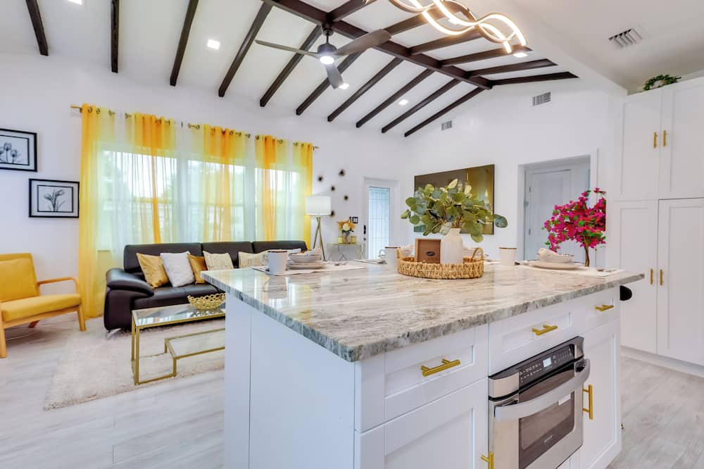 Stylish Miami Home: 2 Mi to Intracoastal Waterway!