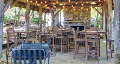 Mtn-view Condo w/ Screened Porch in Burnsville!