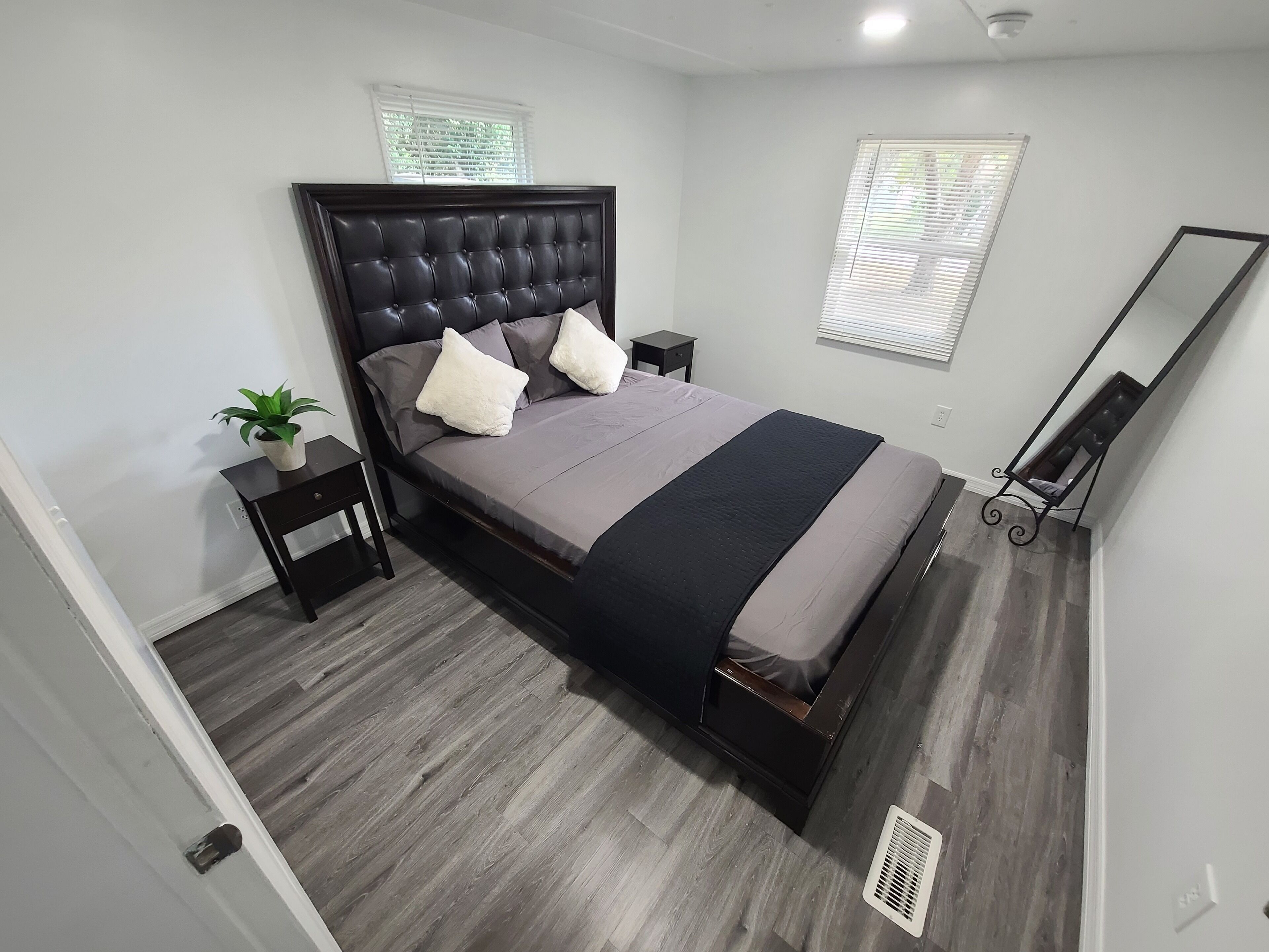 1 多间卧室、熨斗/熨衣板、免费 WiFi、床单