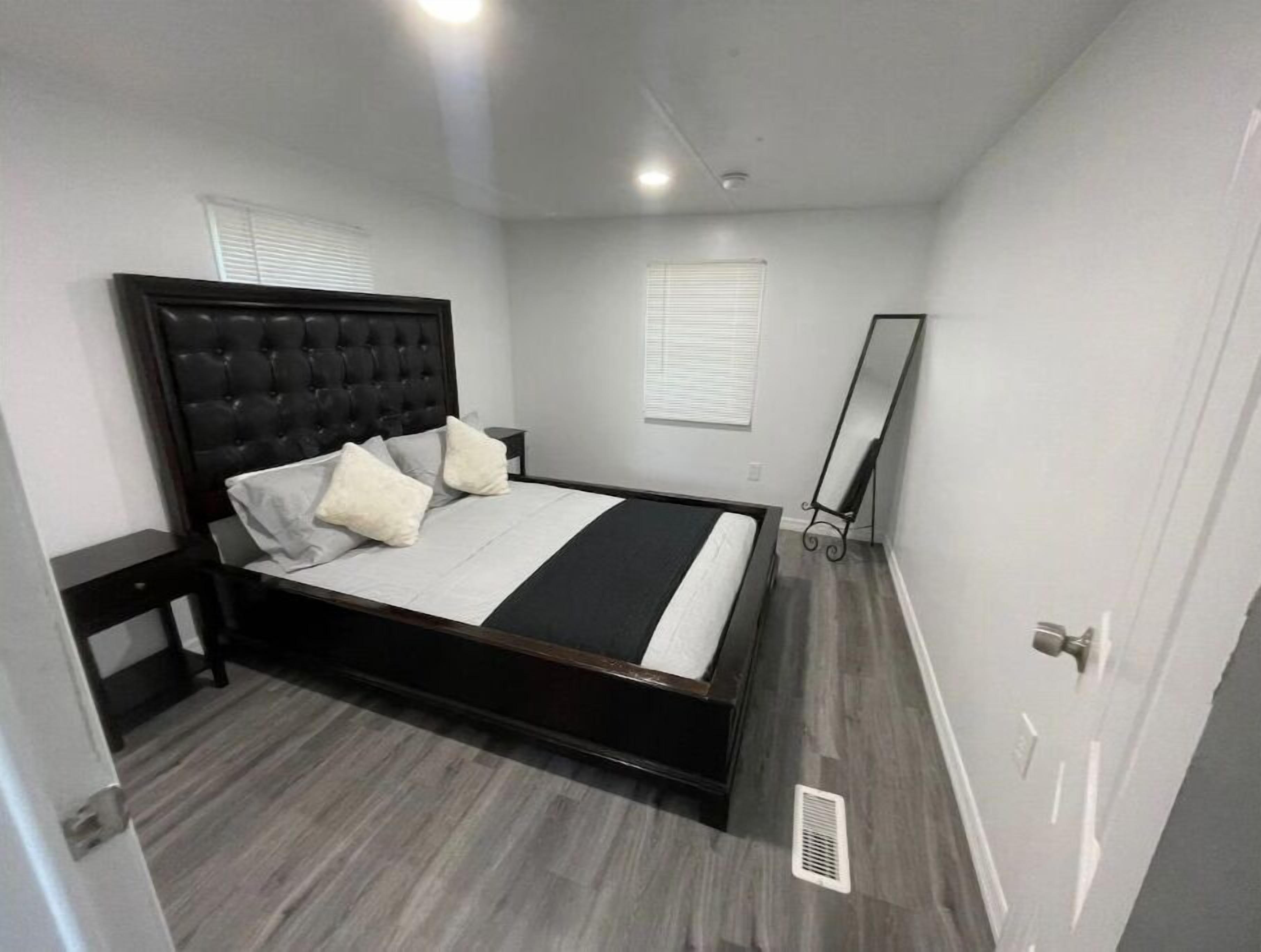 1 chambre, fer et planche à repasser, Wi-Fi gratuit, draps fournis