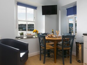 Dining - 5 St Brigids (St Ives)