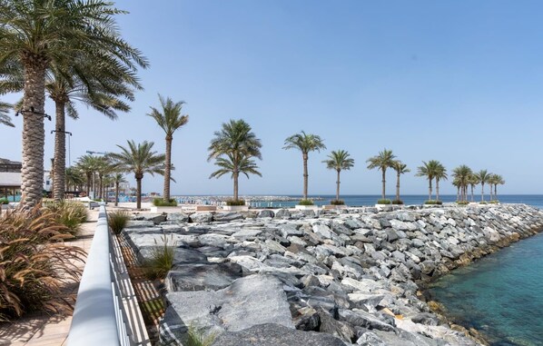 Beach - Dream Inn - 2BR Deluxe Suite with Sea View (Fujairah)