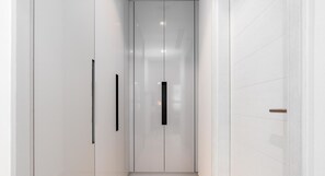 Interior - Dream Inn - 3BR Deluxe Family Suite with Beach Access (Fujairah)