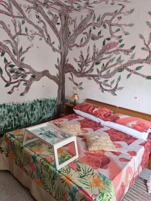 Habitación clásica con 1 cama doble o 2 individuales | Mobiliario individual, escritorio, wifi gratis y ropa de cama