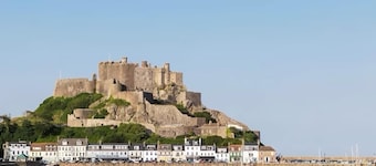 6 Gorey Pier