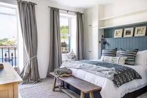 5 bedrooms, iron/ironing board, travel crib, free WiFi