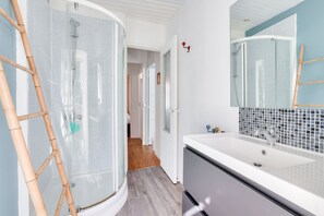 Shower - Typical local house for 6 in La Flotte en Ré (La Flotte)