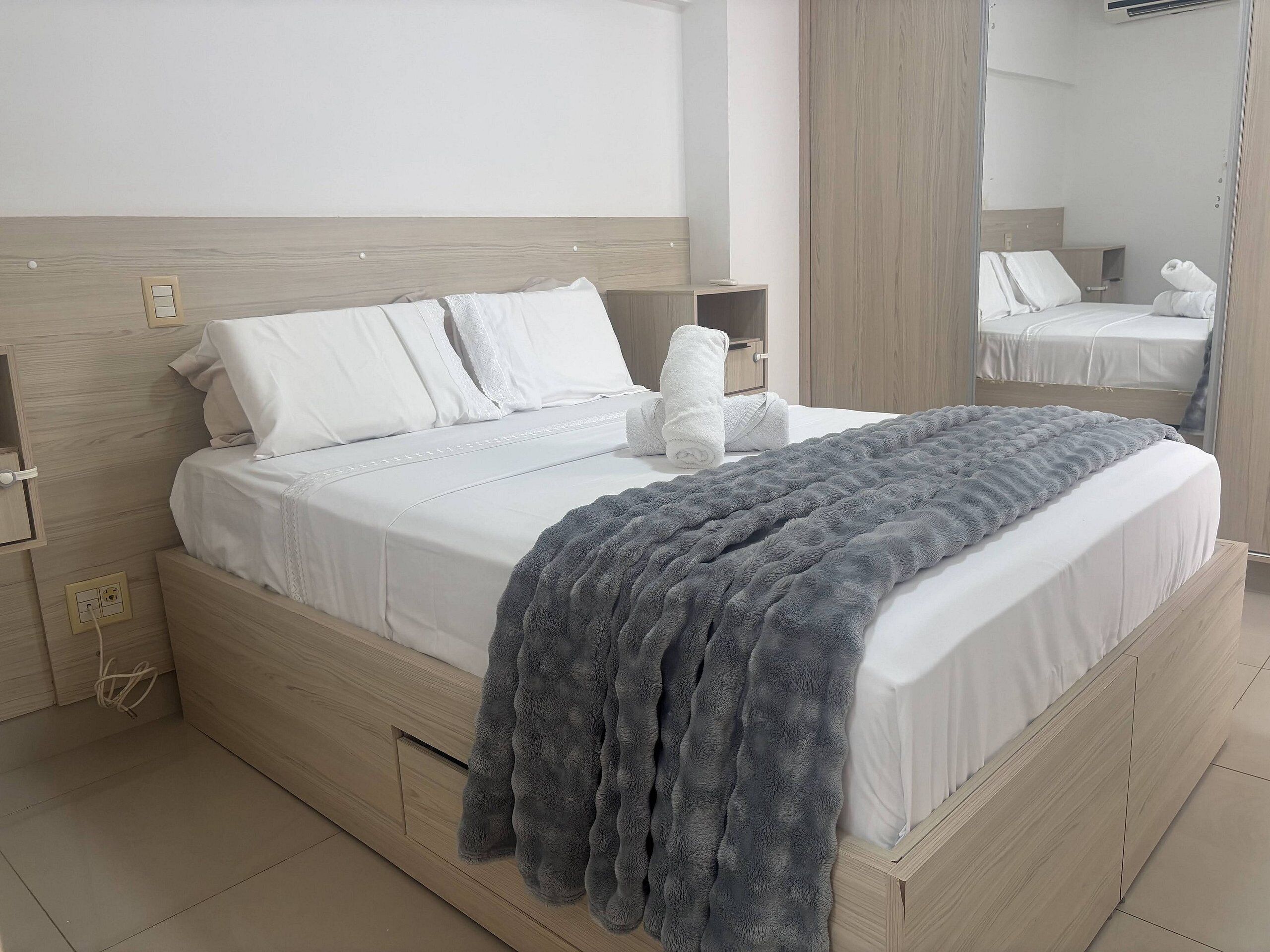 Basic Apartment | 2 bedrooms, blackout curtains, iron/ironing board, free WiFi