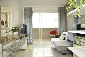 Comfort Apartment | Living area | Toys - UNIQUE RESIDENCE (Goiania)