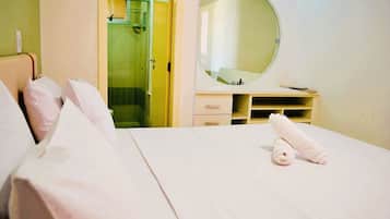 2 bedrooms, blackout curtains, iron/ironing board, free WiFi