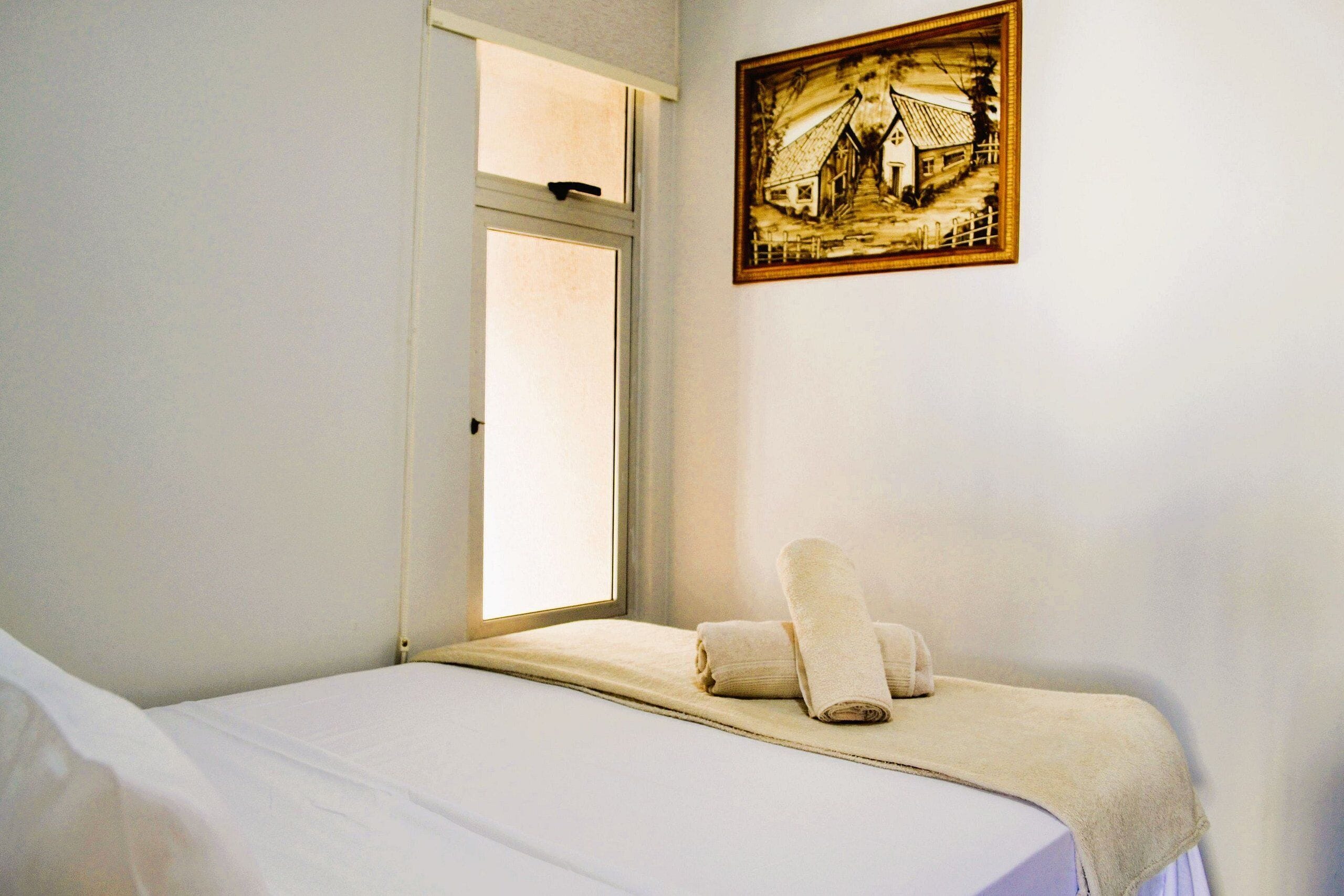Apartment | 2 bedrooms, blackout drapes, iron/ironing board, WiFi (free)
