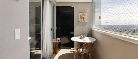 Apartment | Outdoor dining