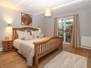 4 habitaciones, decoración personalizada y muebles diferentes 